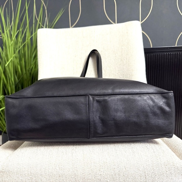 Authentic CHANEL black lambskin leather large tote bag - Picture 9 of 16